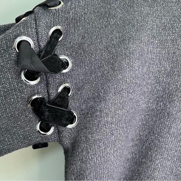 Molly Bracken Grey Crew Neck Sweater Size XS/S - Picture 2 of 9